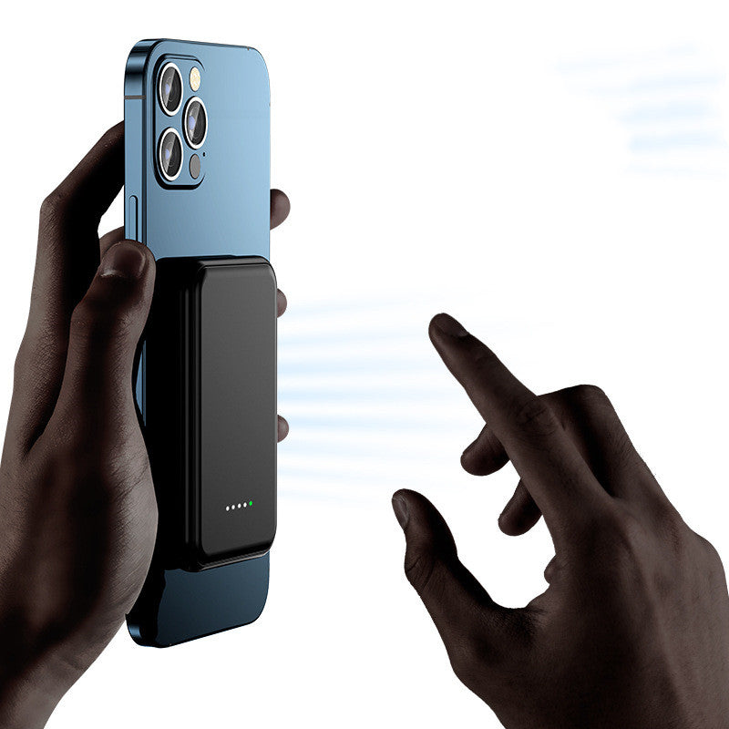 Voltix MagPower magnetic power bank — product photo 3